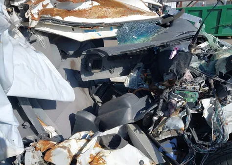 2014 Toyota Tacoma z USA, uszkodzony, nr VIN 5TFNX4CN5EX039228